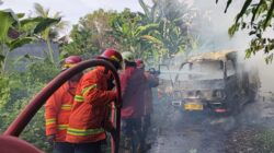 angkot-terbakar-sopir-selamat