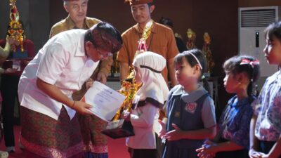 bupati-sutjidra-apresiasi-festival-hakordia-mari-bekerja-lurus-tulus-dan-fokus