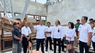 tinjau-revitalisasi-sekolah-di-kecamatan-banjar-bupati-sutjidra-pacu-pengerjaan-yang-tertinggal