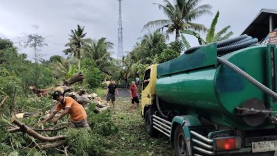 Hujan Disertai Angin Kencang Terjang Karangasem