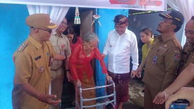 momentum-hari-ibu-pemkab-buleleng-rehab-rumah-warga-lansia-di-kelurahan-liligundi