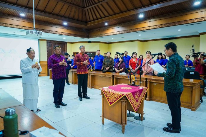 Bupati Adi Arnawa Lantik Direksi Perumda Pasar Dan Pangan Mgs Periode 2026–2031