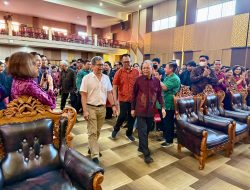 Hadiri Kuliah Umum Rocky Gerung di Unmas, Gubernur Koster Ajak Mahasiswa Manfaatkan AI Tanpa Tinggalkan Jati Diri