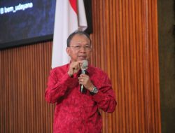 Diskusi Publik “Sang Pewahyu Rakyat” di UNUD, Gubernur Wayan Koster Jabarkan Program 1 Keluarga 1 Sarjana