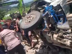 Dump Truk Hantam Kendaraan Depan, Sopir Tewas Terjepit