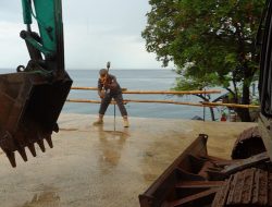 Satpol PP Bongkar Paksa Bangunan Ilegal di Bunutan