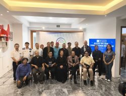 TV Berita “Menyalahkan” Platform Global, tapi Memakainya Seenaknya