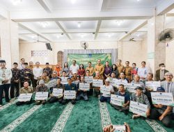 Jelang Idul Fitri, Pemkab Badung Serahkan Bansos kepada 6.518 KK Umat Muslim