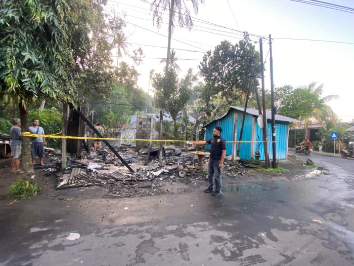 Lupa Matikan Kompor, Warung di Nyuhtebel Hangus Terbakar