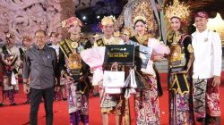 velia-putri-dan-gede-raditya-sabet-gelar-jegeg-bagus-buleleng-2026