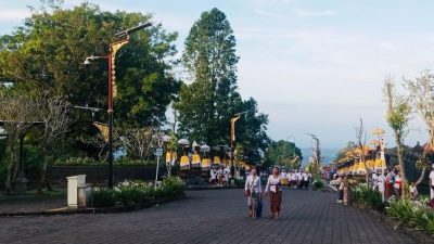 160-cctv-awasi-besakih-gerak-pemedek-dipantau-real-time