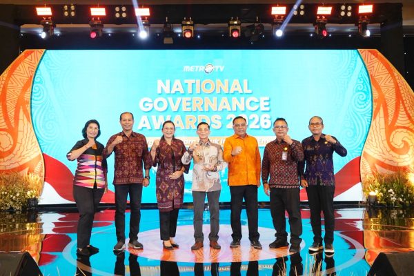 berkinerja-prima-di-bidang-kesehatan-bupati-satria-menerima-governance-awards-2026