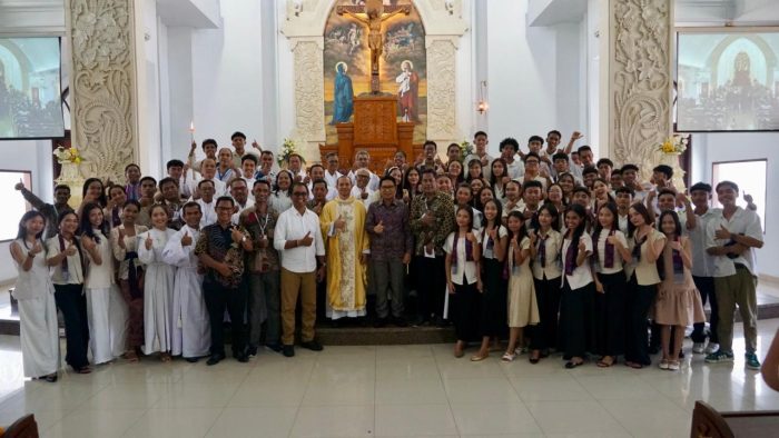 Bupati Adi Arnawa Hadiri Perayaan Paskah di Puja Mandala