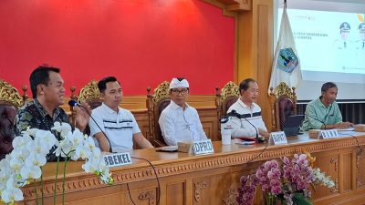 bupati-sosialisasikan-penataan-taman-dan-sentra-kompos-desa-sangeh