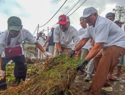 De Gadjah Pimpin Gerindra Bersihkan Danau Yeh Malet, Dorong Potensi Wisata Karangasem