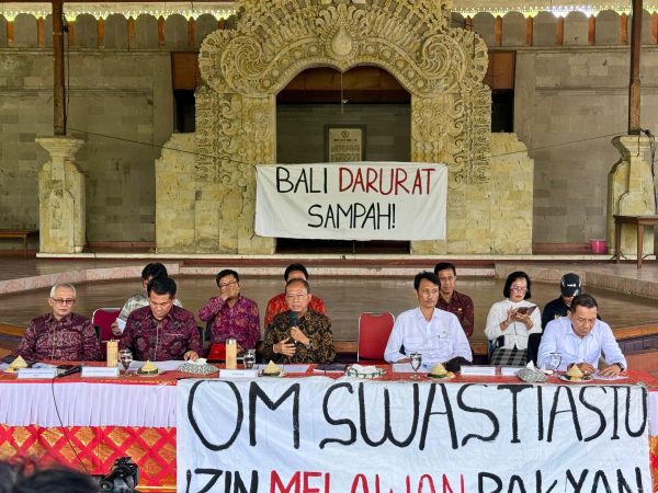 dialog-dengan-bem-unud-gubernur-koster-tegaskan-spirit-sama-tuntaskan-persoalan-sampah