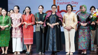 hadiri-dbfd-ibu-putri-koster-dorong-kesadaran-masyarakat-dalam-pelestarian-tenun-tradisional