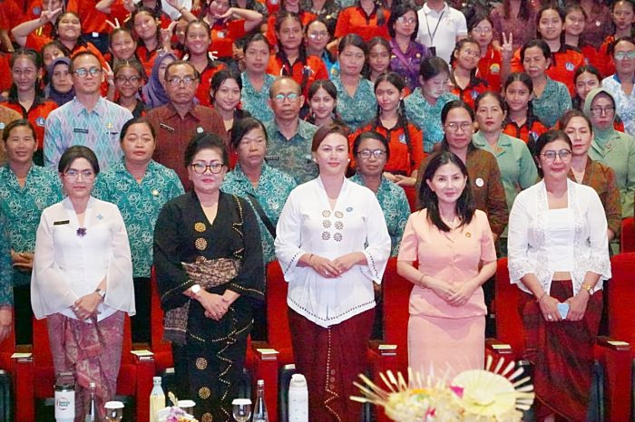 ibu-putri-koster-ajak-kaum-perempuan-teladani-semangat-kartini-untuk-perbaiki-tata-kelola-sampah