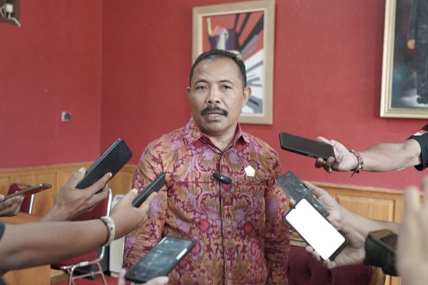 ketua-dprd-buleleng-dukung-pengelolaan-hutan-berbasis-pelestarian-dan-ekonomi