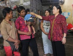 Kunjungi Balita Berisiko Stunting, Ketua Forum PUSPA Ny. Seniasih Giri Prasta Titipkan Kader Posyandu Kawal Tumbuh Kembang Bayi