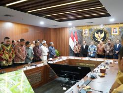 Perjuangkan Solusi Pengelolaan Sampah jadi Listrik, Gubernur Koster Teken MoU PSEL di Jakarta