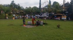 Puluhan Petugas Tangani Sampah Besakih