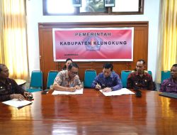 Tingkatkan Layanan Penyeberangan, Bupati Satria Tandatangani Kerja Sama Penggunaan Pelabuhan Kelas III Nusa Penida