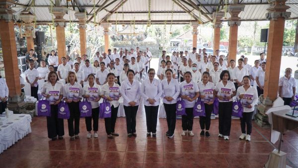 transformasi-posyandu-jadi-rumah-besar-6-layanan-dasar-ny-putri-koster-perkuat-peran-kader-di-bangli