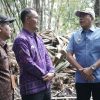 Baru Setahun, Jalan Rusak, Gus Par Tegur Kontraktor