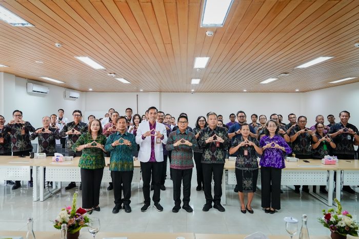 Bupati Adi Arnawa Tinjau Kesiapan Operasional RSUD Giri Asih, Harap Jadi RS Rujukan Terbaik