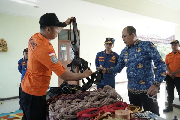 bupati-gus-par-buka-pelatihan-rescue-ketinggian-60-personel-damkar-karangasem-digembleng