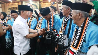 bupati-satria-lepas-keberangkatan-jemaah-haji-klungkung-2026
