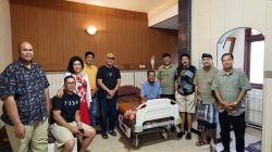 Demer Jenguk Ketua DPD II Golkar Gianyar di RSU Bintang