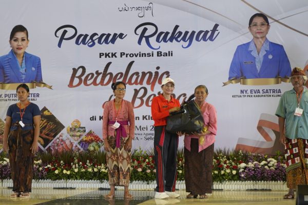 pasar-rakyat-tp-pkk-provinsi-bali-di-klungkung-dorong-umkm-dan-tebarkan-kepedulian-sosial