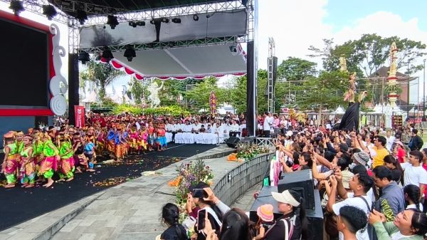 semarak-hut-bangli-ke-822-ny-sariasih-sedana-arta-buka-lomba-mewarnai-dan-pentas-kreativitas-paud