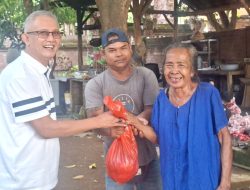 Senyum Bahagia Masyarakat Terima Daging Babi Sambut Hari Raya Galungan dan Kuningan