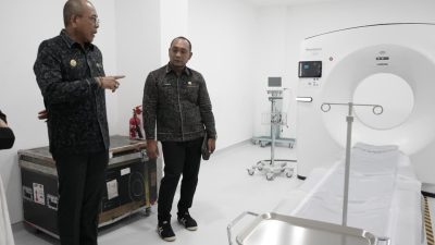 bupati-gus-par-tinjau-operasional-ct-scan-baru-rsud-karangasem