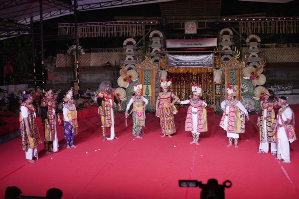 duta-badung-tampil-memikat-di-parade-arja-klasik-pkb-2026-angkat-filosofi-kembar-buncing