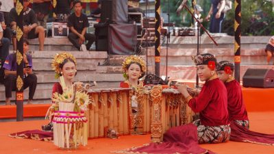 Duta Kabupaten Badung Memukau di Ajang Wimbakara Gender Wayang PKB XLVIII