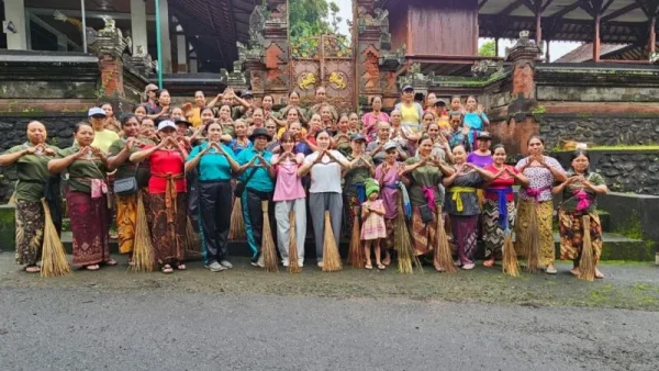 gerakan-kulkul-pkk-dan-posyandu-di-karangasem-berjalan-lancar-warga-antusias-bersih-lingkungan