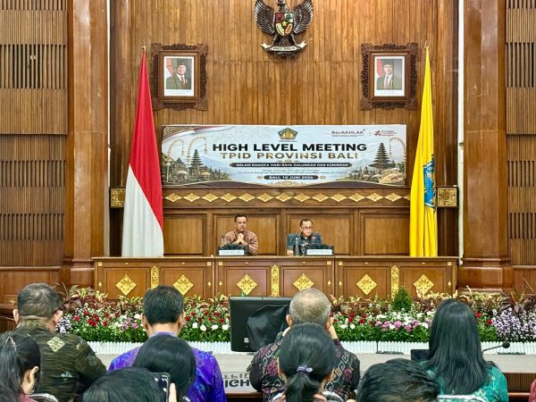 Hadiri Pertemuan Tingkat Tinggi TPID Provinsi Bali, Sekda Dewa Indra Pastikan Ketersediaan Pangan dan Kebutuhan Masyarakat Tetap Aman