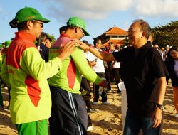 Hari Lingkungan Hidup Sedunia, Gubernur Koster Pimpin Korve Bersih Sampah di Pantai Samuh