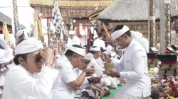 hari-raya-pagerwesi-pemkab-karangasem-gelar-bhakti-penganyar-di-pura-ulun-danu-batur