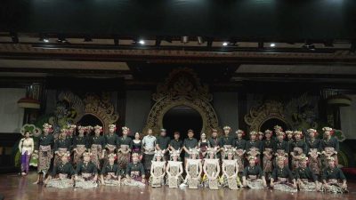 komunitas-seni-nyenit-nyenir-duta-badung-suguhkan-semara-angkat-filosofi-wong-samar