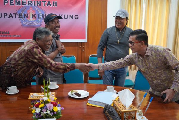lepas-kontingen-ktna-ke-penas-gorontalo-bupati-satria-minta-anggota-pamerkan-produk-unggulan-dan-terus-berinovasi