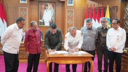 Menteri LH, Gubernur Koster dan Walikota/Bupati se-Bali Deklarasikan Bali 100 Persen Memilah Sampah