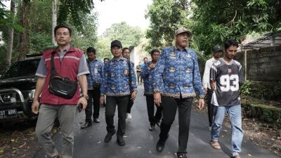 pastikan-nyaman-untuk-warga-bupati-karangasem-cek-langsung-ruas-jalan-penginyahan-munti-desa-dan-bantas-br-dukuh