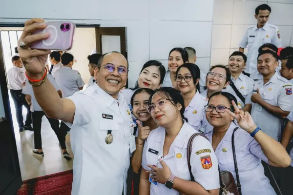 pemkab-karangasem-perpanjang-kontrak-pppk-guru-dan-nakes-selama-lima-tahun