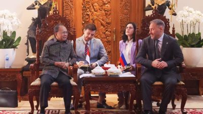perkuat-kerja-sama-indonesia-dan-rusia-gubernur-koster-terima-delegasi-parlemen-saint-petersburg-harap-gencar-promosi-pariwisata-dua-wilayah
