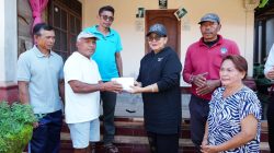 putri-koster-tinjau-telajakan-desa-adat-batu-lantang-berikan-apresiasi-rp20-juta-untuk-warga